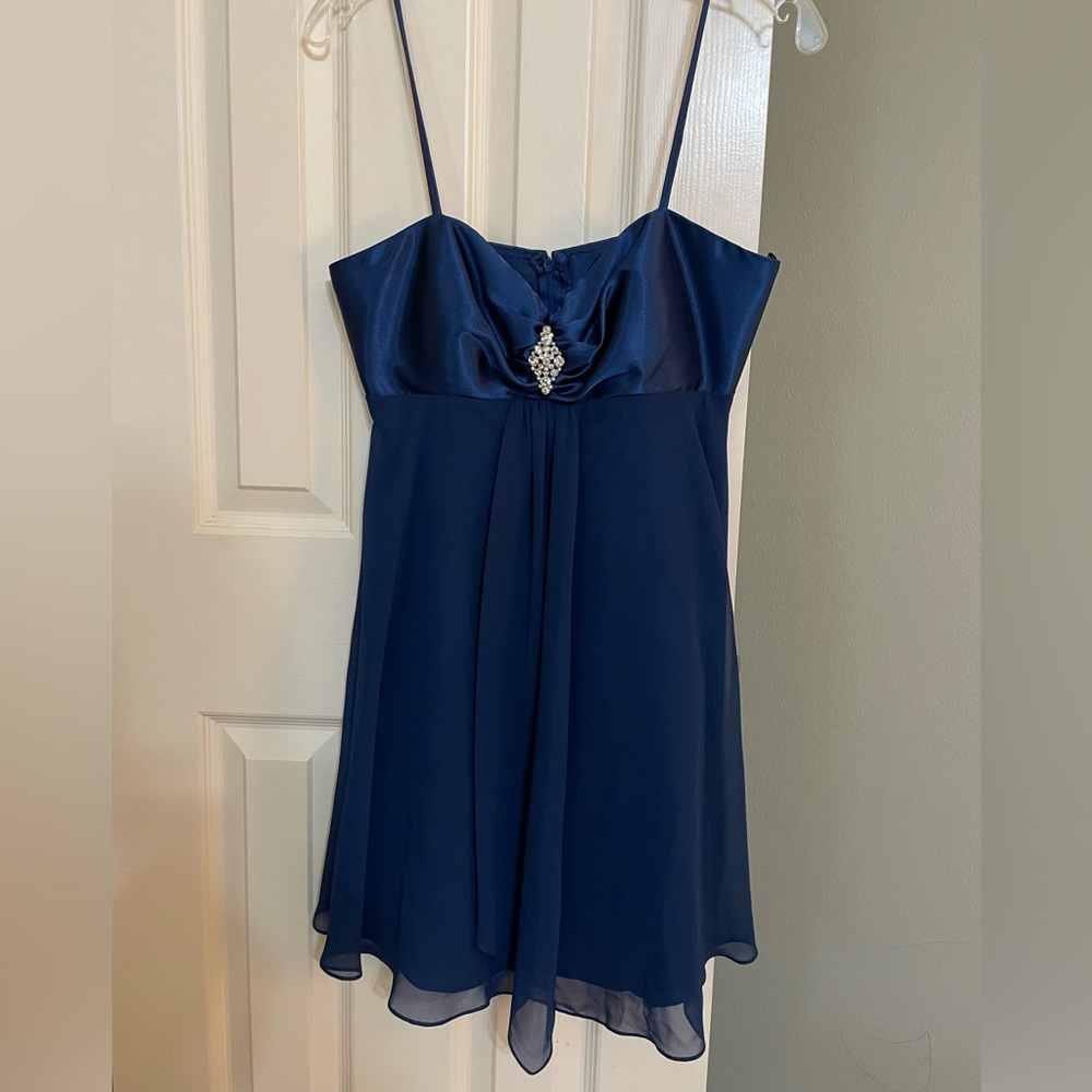 Betsy Adams selling by Linda Bernell